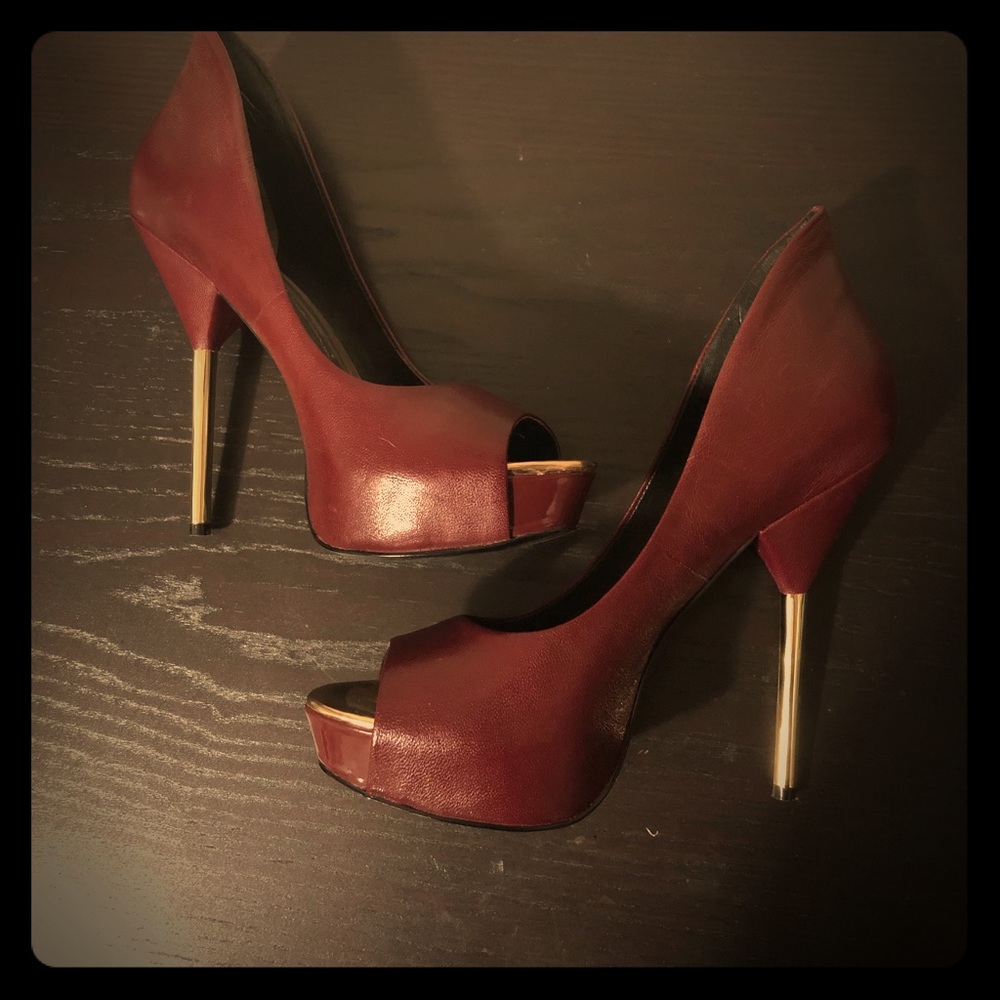 Boutique 9 burgundy leather peep toe pumps